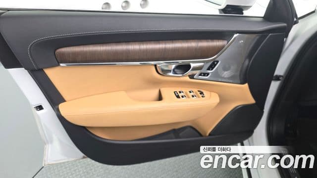 Volvo S90 2024 — Photo 31/35