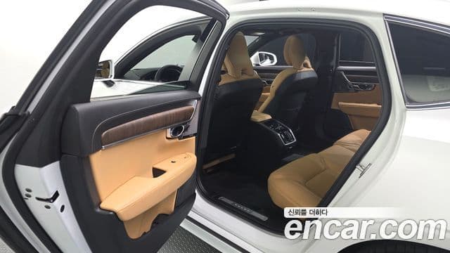 Volvo S90 2024 — Photo 16/35