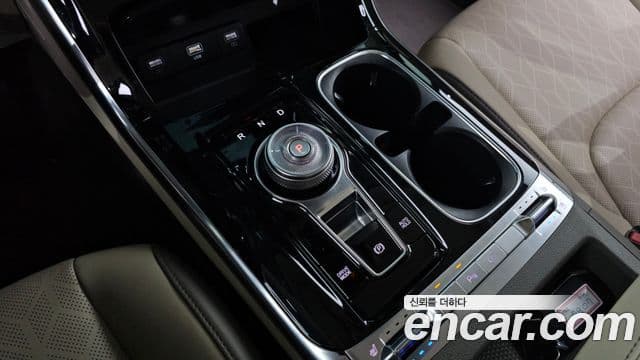 Kia Carnival 2023 — Şəkil 9/20