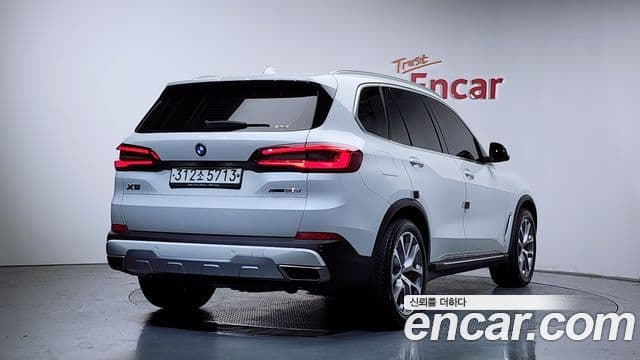 BMW X5 2019 — Photo 24/35