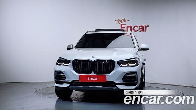 BMW X5 2019 — Photo 22/35