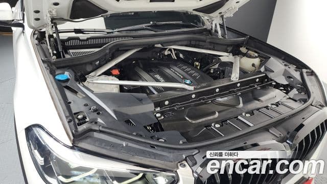 BMW X5 2019 — Photo 23/35