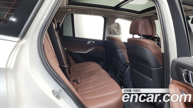 BMW X5 2019 — Photo 4/35