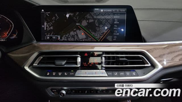 BMW X5 2019 — Photo 26/35