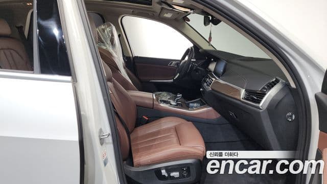 BMW X5 2019 — Photo 32/35