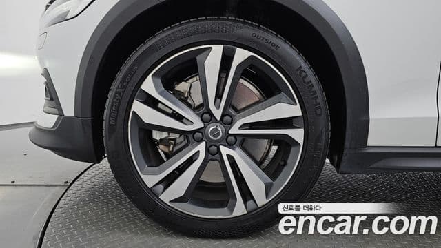 Volvo V60 Cross Country 2021 — Şəkil 5/20