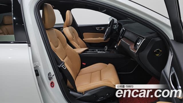 Volvo V60 Cross Country 2021 — Şəkil 11/20
