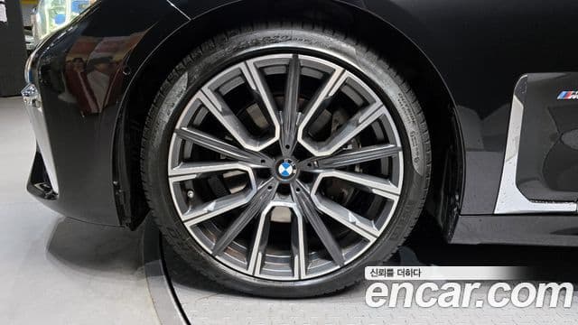 BMW 7 Series 2021 — ფოტო 4/20