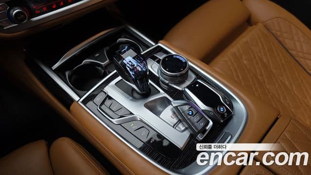 BMW 7 Series 2021 — ფოტო 7/20