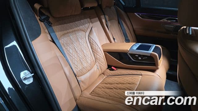 BMW 7 Series 2021 — ფოტო 10/20
