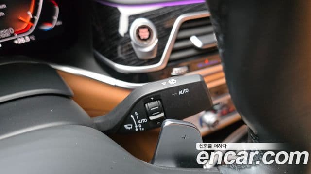 BMW 7 Series 2021 — ფოტო 17/20