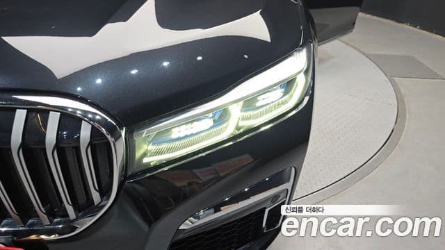 BMW 7 Series 2021 — Photo 8/30