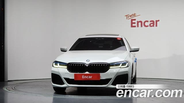 BMW 5 Series 2018 — ფოტო 2/20