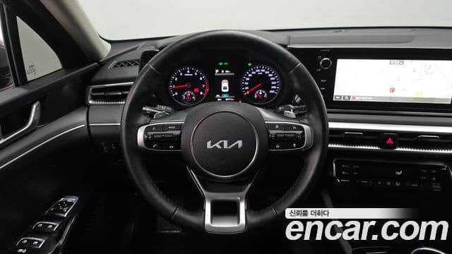 Kia K5 2023 — Şəkil 13/20