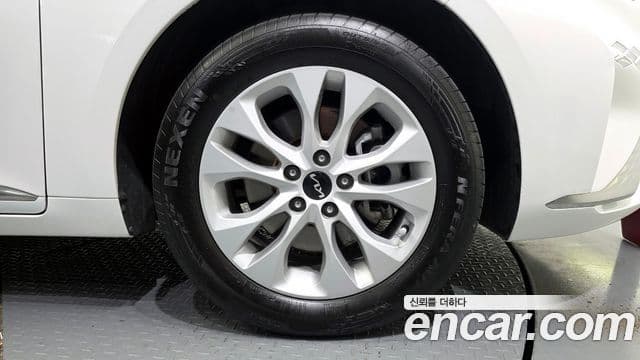 Kia K8 2023 — Photo 18/37