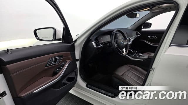 BMW 3 Series 2019 — Şəkil 10/20