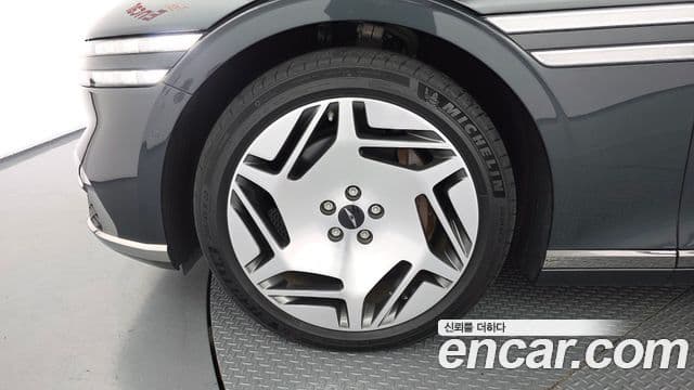 Genesis G90 2022 — ფოტო 5/20