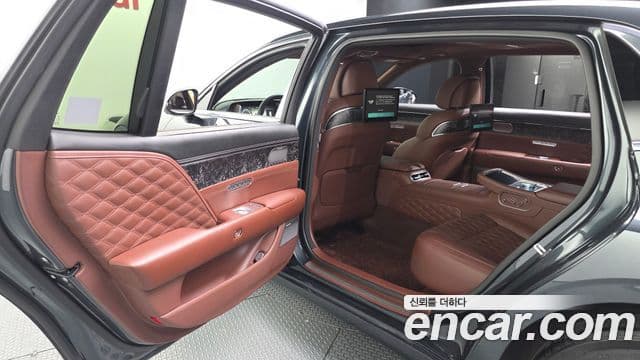 Genesis G90 2022 — Photo 33/38