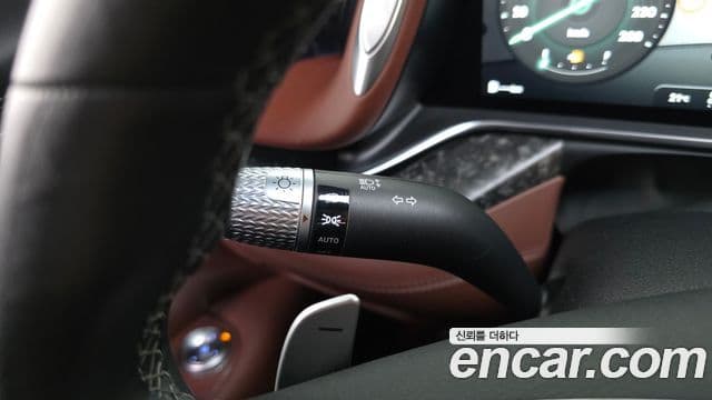 Genesis G90 2022 — Photo 37/38
