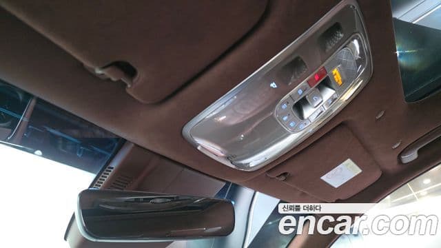 Genesis G90 2022 — Photo 35/38