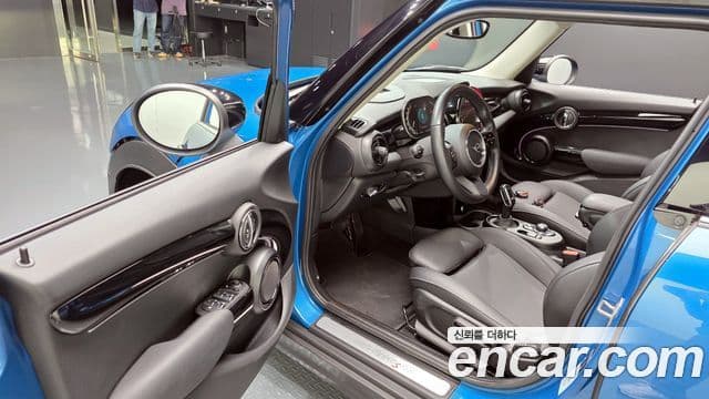 Mini Cooper S 2021 — ფოტო 9/20