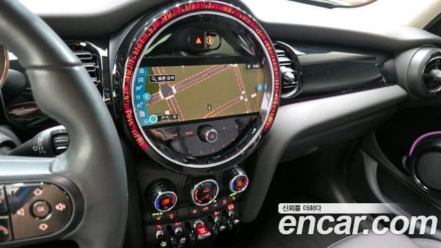 Mini Cooper S 2021 — ფოტო 16/20