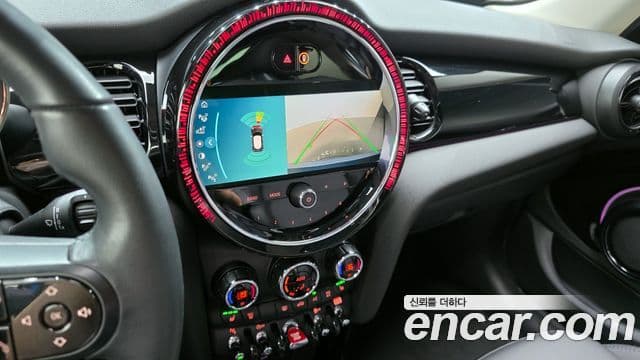 Mini Cooper S 2021 — фото 17 из 20