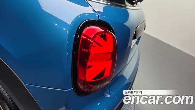 Mini Cooper S 2021 — Photo 10/32
