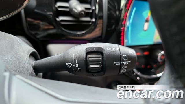 Mini Cooper S 2021 — Photo 19/32