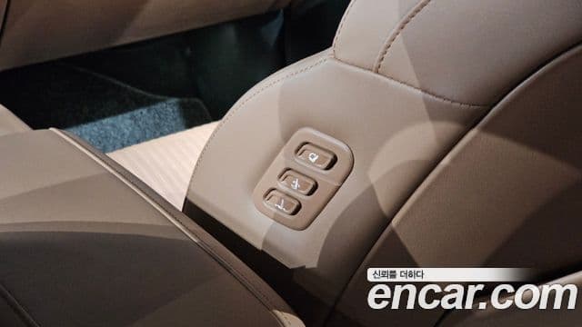 Hyundai Grandeur 2023 — Фото 19/20