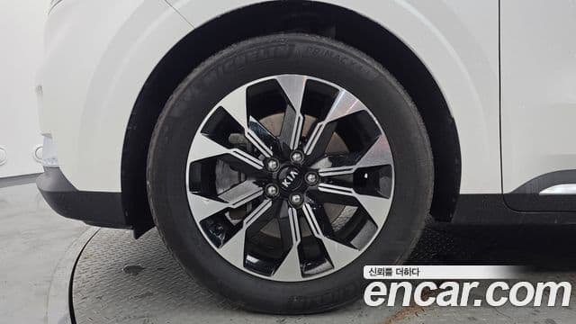 Kia Carnival 2020 — Фото 5/20