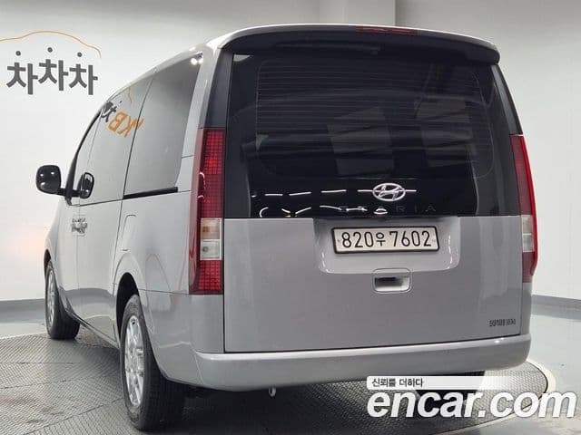 Hyundai Staria 2022 — Фото 1/18