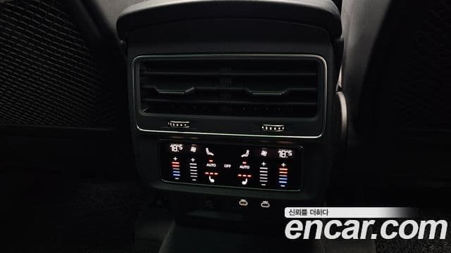 Audi Q7 2022 — ფოტო 19/20