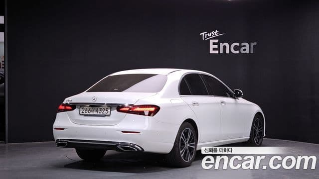 Mercedes-Benz E-Class 2021 — ფოტო 2/20