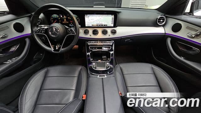 Mercedes-Benz E-Class 2021 — ფოტო 7/20