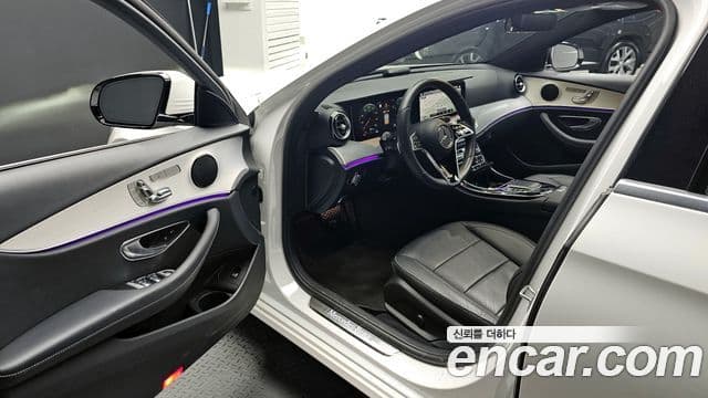 Mercedes-Benz E-Class 2021 — ფოტო 10/20