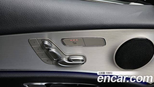 Mercedes-Benz E-Class 2021 — ფოტო 16/20