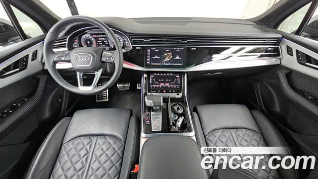 Audi Q7 2024 — Фото 7/20