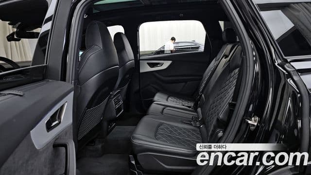 Audi Q7 2024 — Photo 13/35