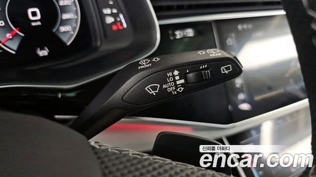 Audi Q7 2024 — Photo 16/35