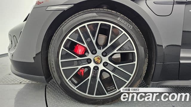 Porsche Taycan 2022 — Şəkil 9/41