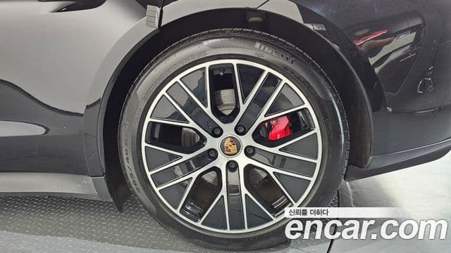 Porsche Taycan 2022 — Şəkil 39/41