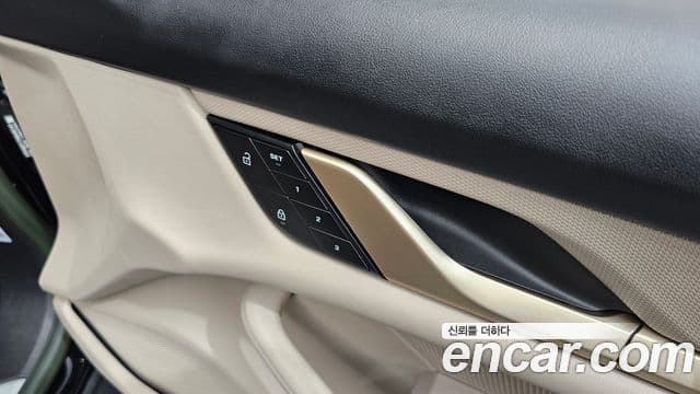 Porsche Taycan 2022 — Şəkil 37/41