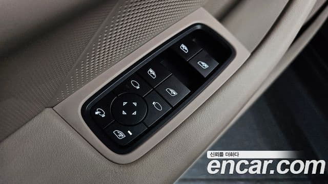 Porsche Taycan 2022 — Şəkil 27/41