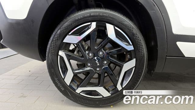 Kia Seltos 2022 — ფოტო 5/20