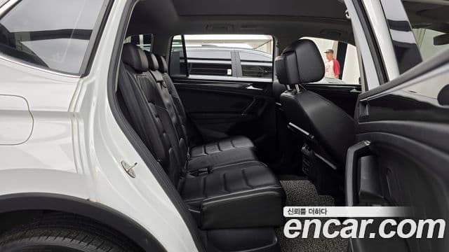 Volkswagen Tiguan Allspace 2018 — Şəkil 11/20