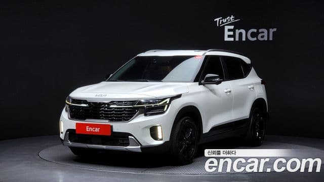 Kia Seltos 2023 — ფოტო 1/20