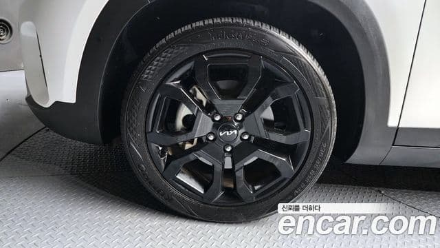 Kia Seltos 2023 — фото 5 из 20