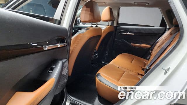 Kia Seltos 2023 — фото 12 из 20