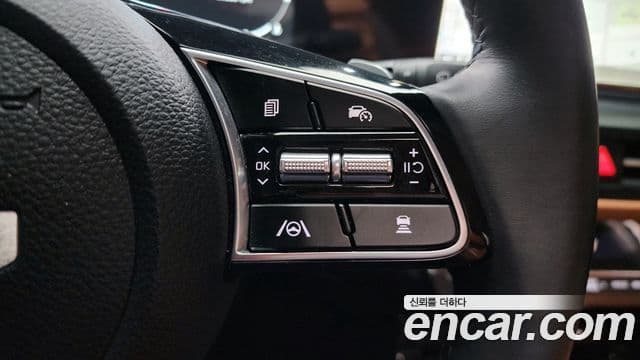Kia Seltos 2023 — ფოტო 19/20